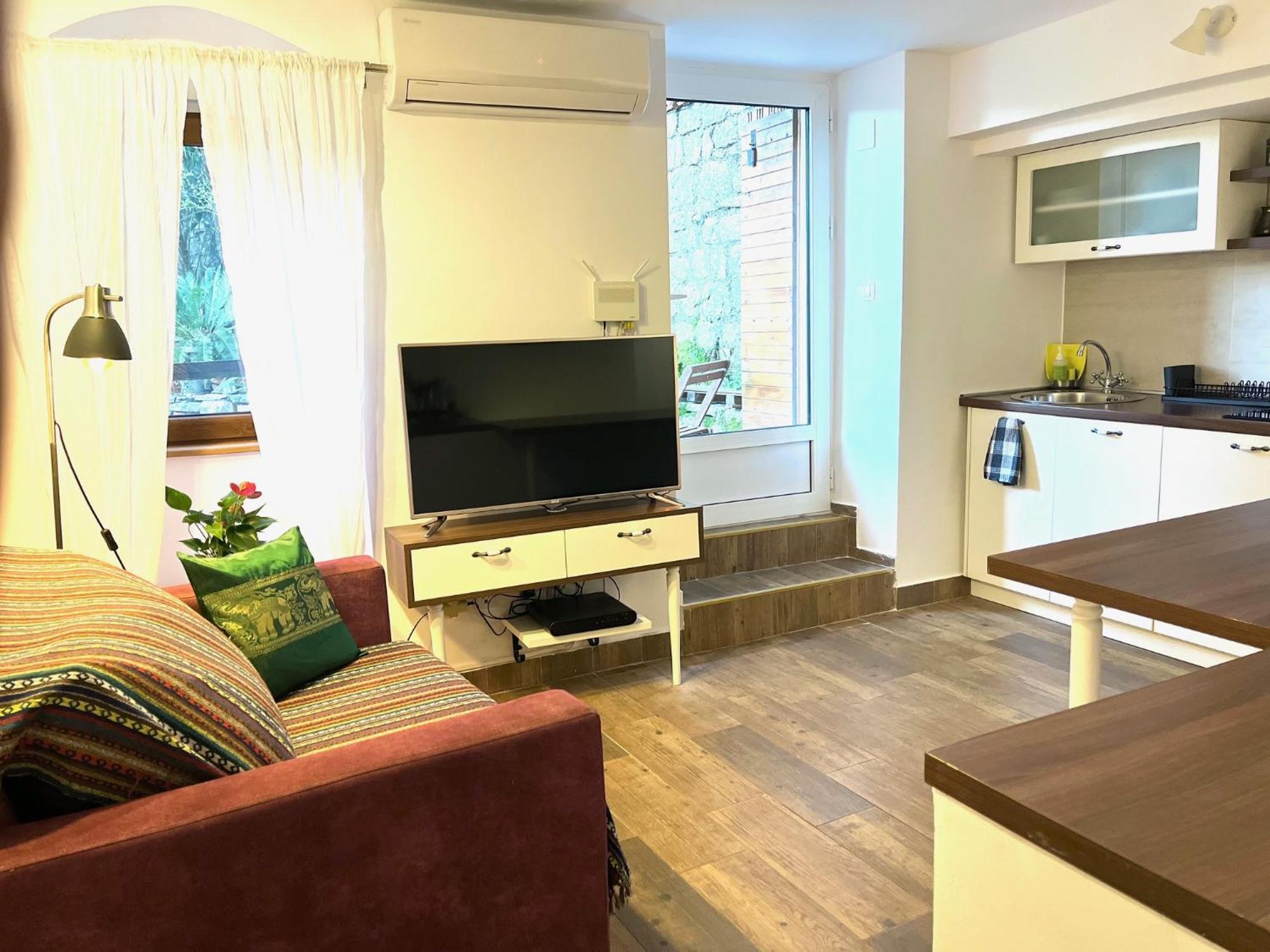 Healthystudio512 Apartments Котор Екстериор снимка